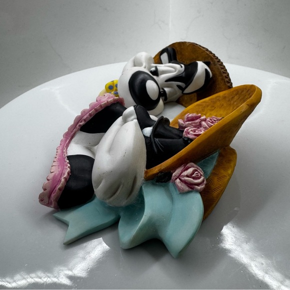 Vtg Pepe & Penelope On Parade 1996 Warner Brothers Costume Collection (set of 2) - Picture 5 of 12